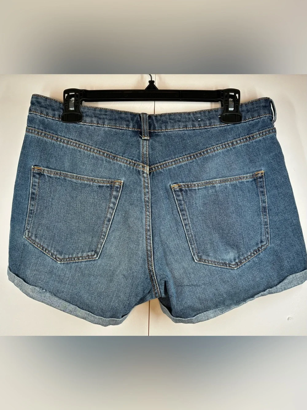 &Denim Women's Regular Waist Cuffed Denim Shorts Size 10 Medium Wash